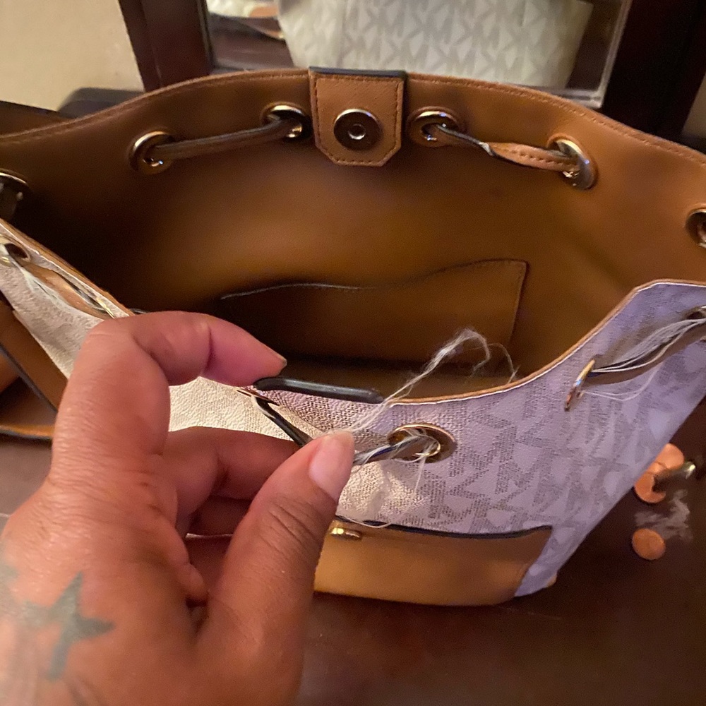 Purse - Picture 4 of 4
